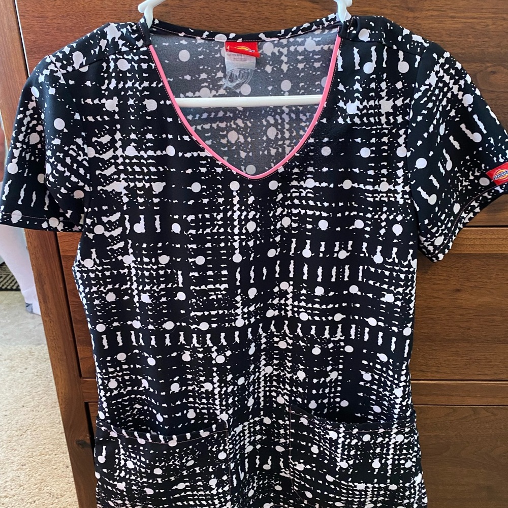 Black and White Patterned Women's Scrub Top
